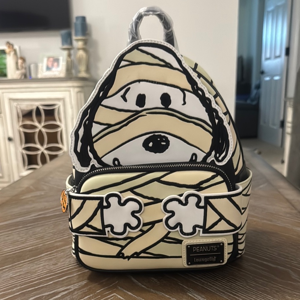 Peanuts Loungefly Mummy Snoopy Mini Backpack